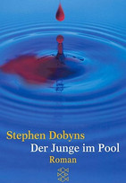 Der Junge im Pool