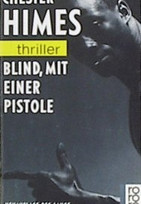 Blind, mit einer Pistole